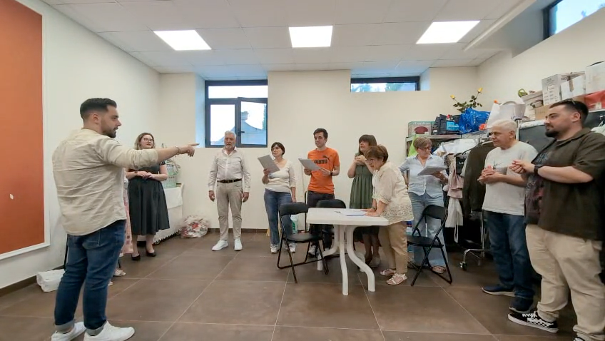 Il gruppo del laboratorio adulti durante una prova al Polo Giovani